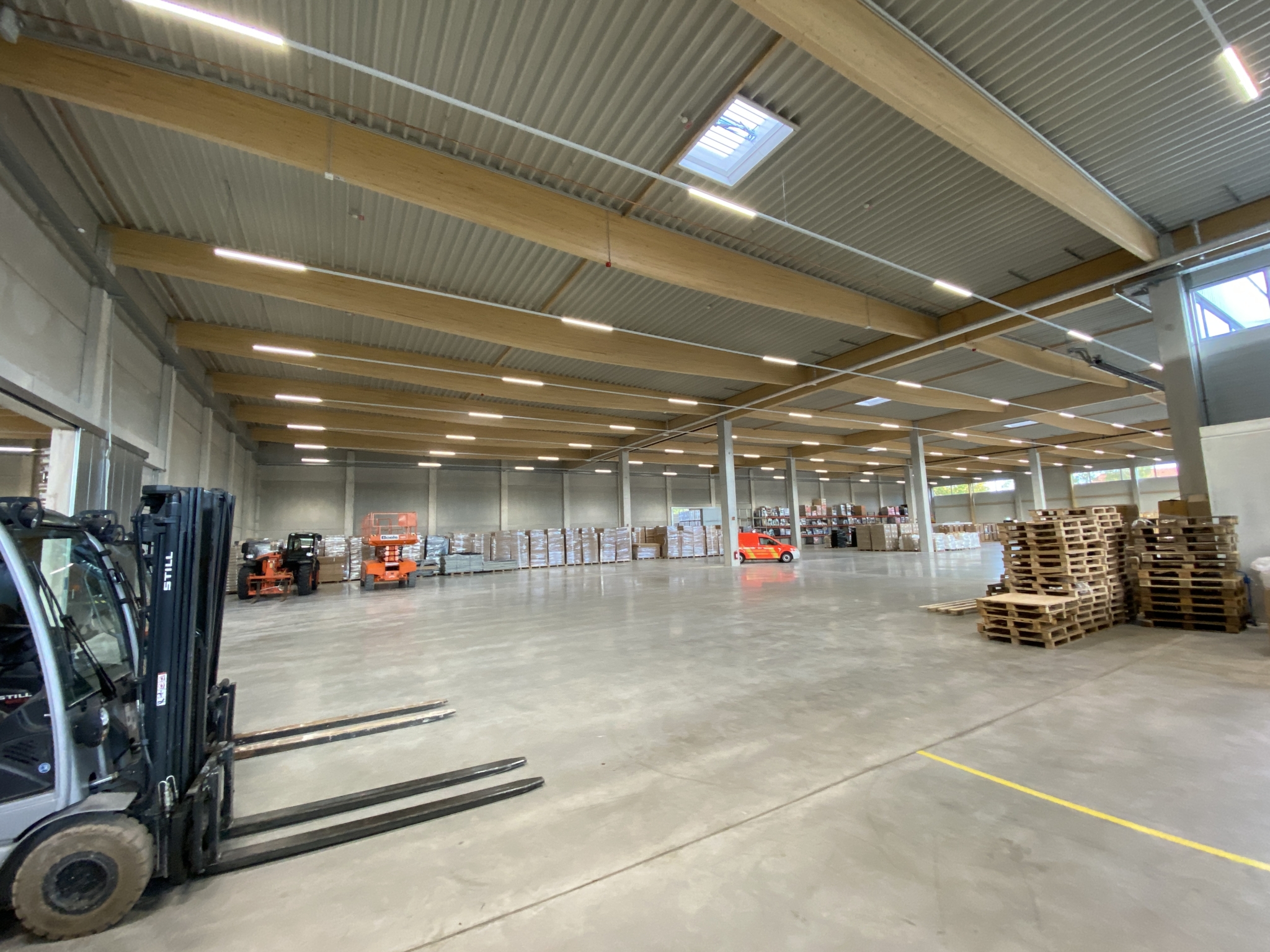 Bilder aus dem neuen Logistikstandort für den Bevölkerungsschutz in der Landeshauptstadt Hannover.